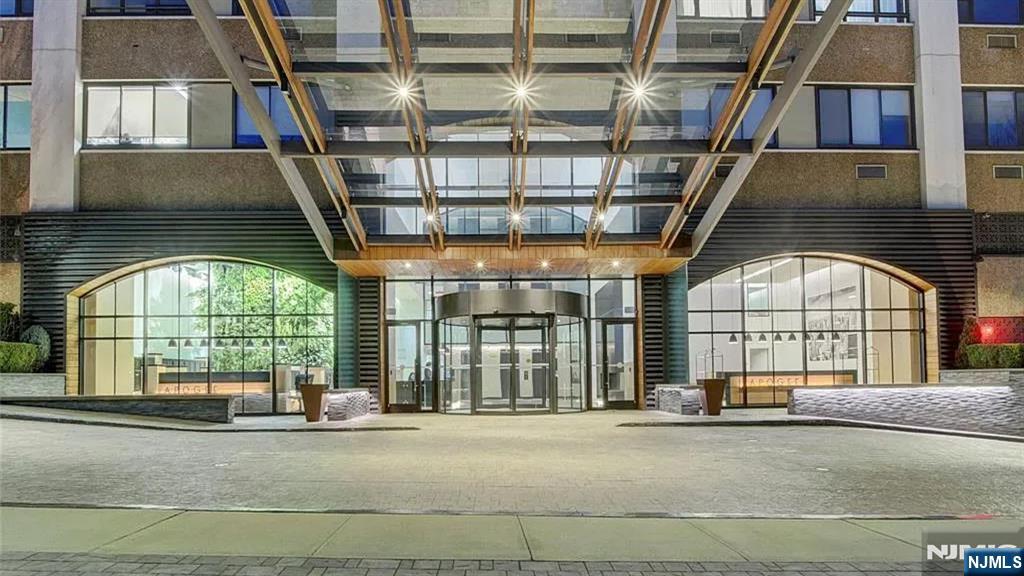 250 Gorge Road, Unit 17L Cliffside Park, NJ 07010 - Photo 26 of 30 front view of a large building