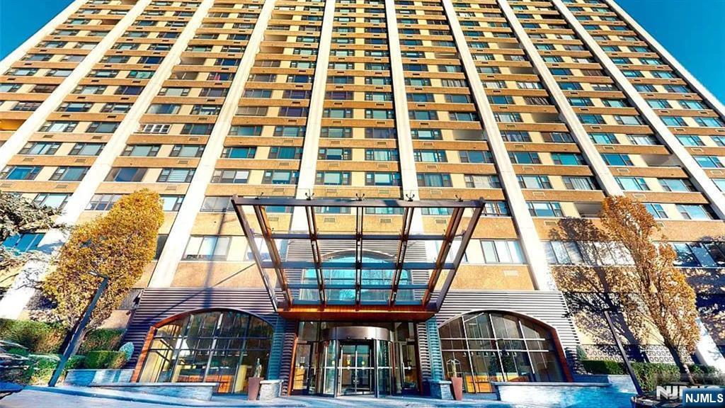 250 Gorge Road, Unit 17L Cliffside Park, NJ 07010 - Photo 28 of 30 front view of a building