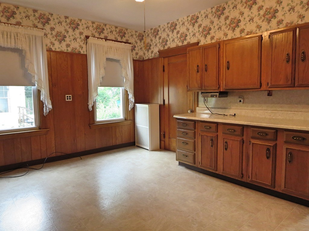73 Sagamore Road Worcester, MA 01609 - Photo 11 of 30 Gallery Image 11