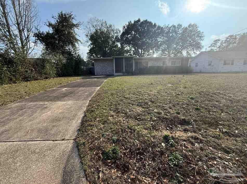 6517 Robin Avenue Milton, FL 32570 - Photo 4 of 25