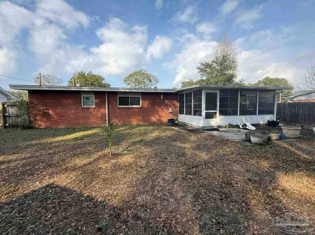 6517 Robin Avenue Milton, FL 32570 - Photo 7 of 25