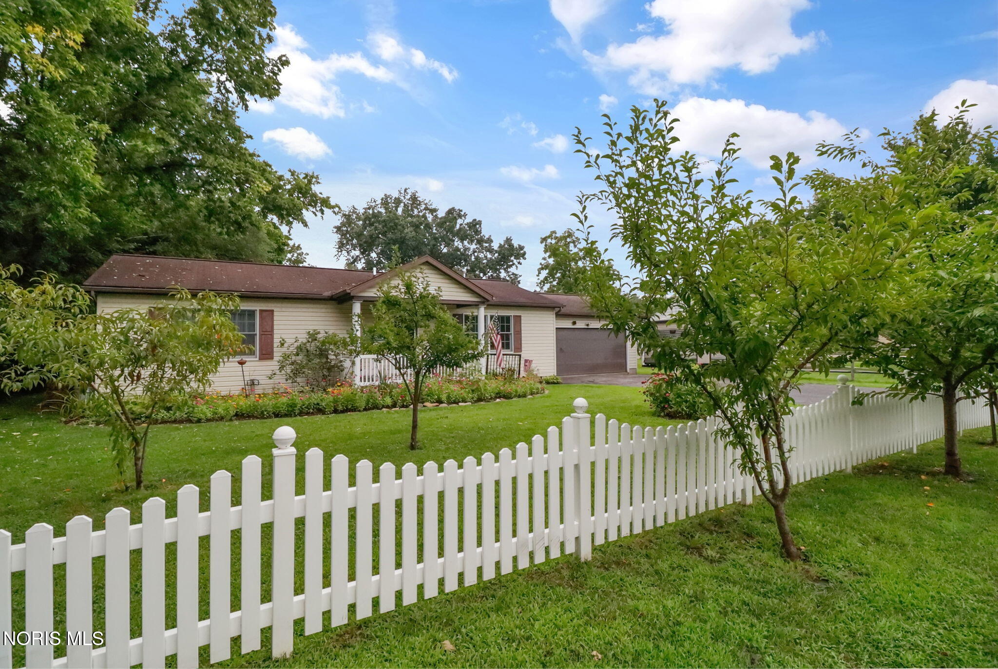810 Olyander Road Holland, OH 43528 - Photo 1 of 2 Gallery Image 1