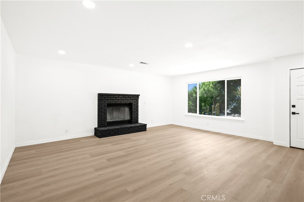 22031 Sauk Road Apple Valley, CA 92308 - Photo 7 of 45