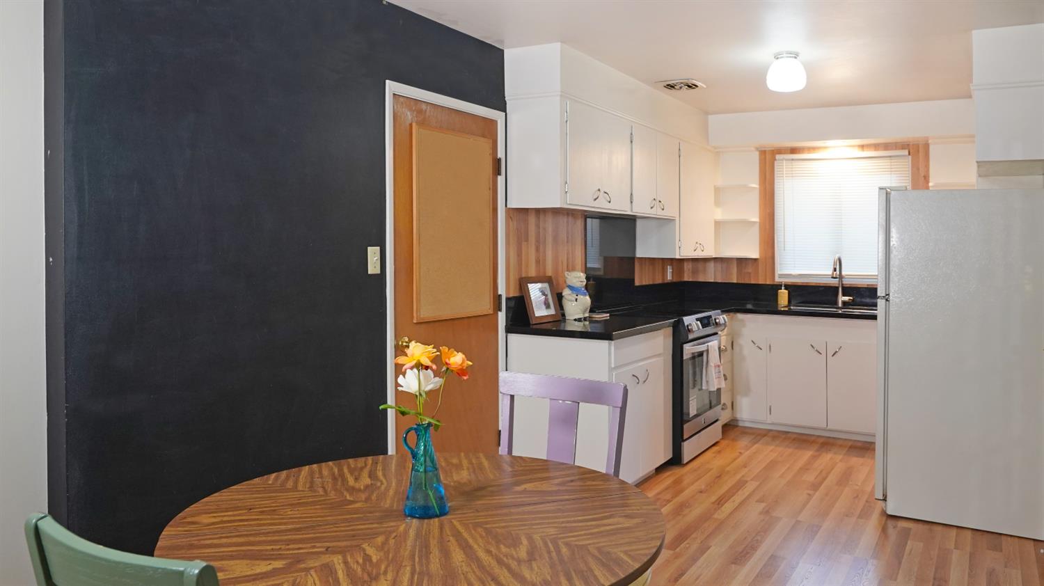 1719 West Locust Street Lodi, CA 95242 - Photo 4 of 18