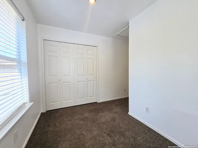 an empty room with a empty space