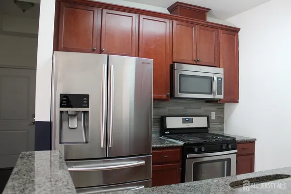 $2,500 | 446 Micali Way, South Plainfield, NJ 07080