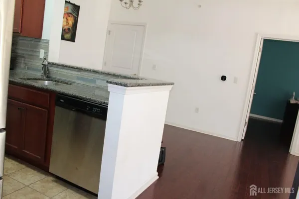 $2,500 | 446 Micali Way, South Plainfield, NJ 07080
