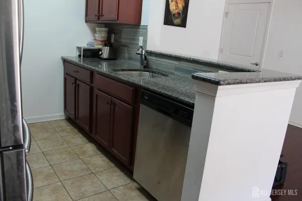 $2,500 | 446 Micali Way, South Plainfield, NJ 07080