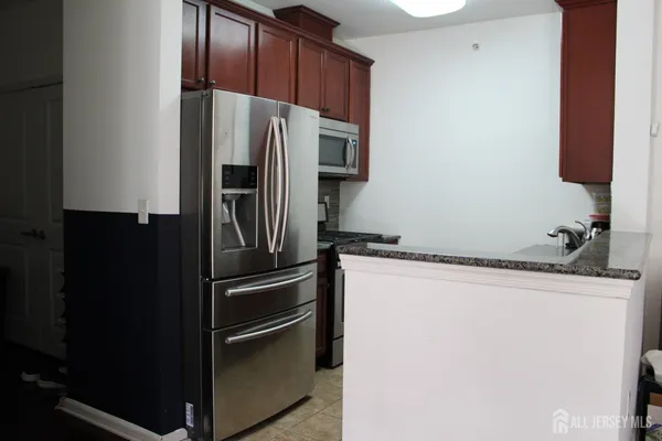 $2,500 | 446 Micali Way, South Plainfield, NJ 07080