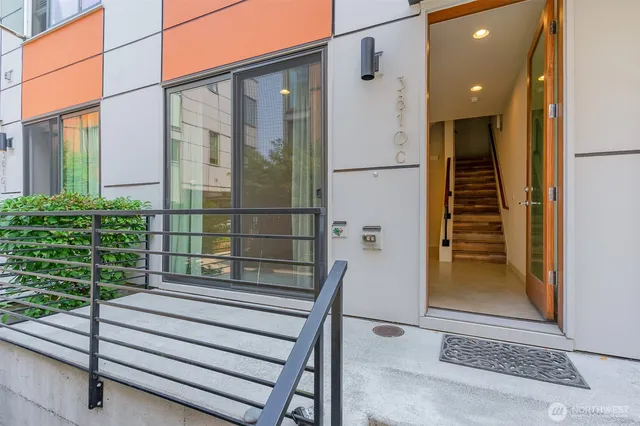 $3,550 | 3810 California Avenue Southwest, Unit C, Seattle, WA 98116