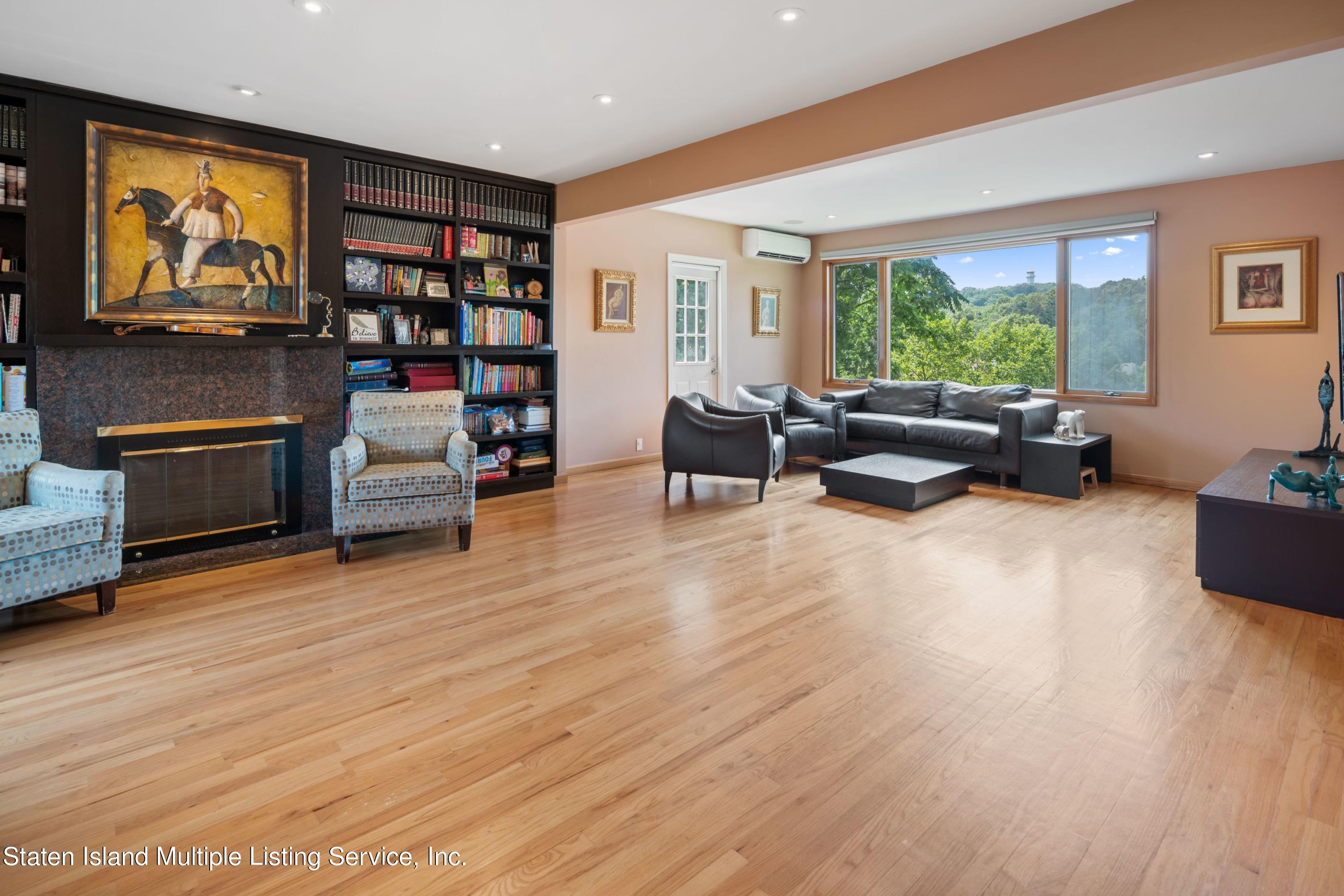 90 Ridge Avenue Staten Island, NY 10304 - Photo 3 of 40 DSC05990