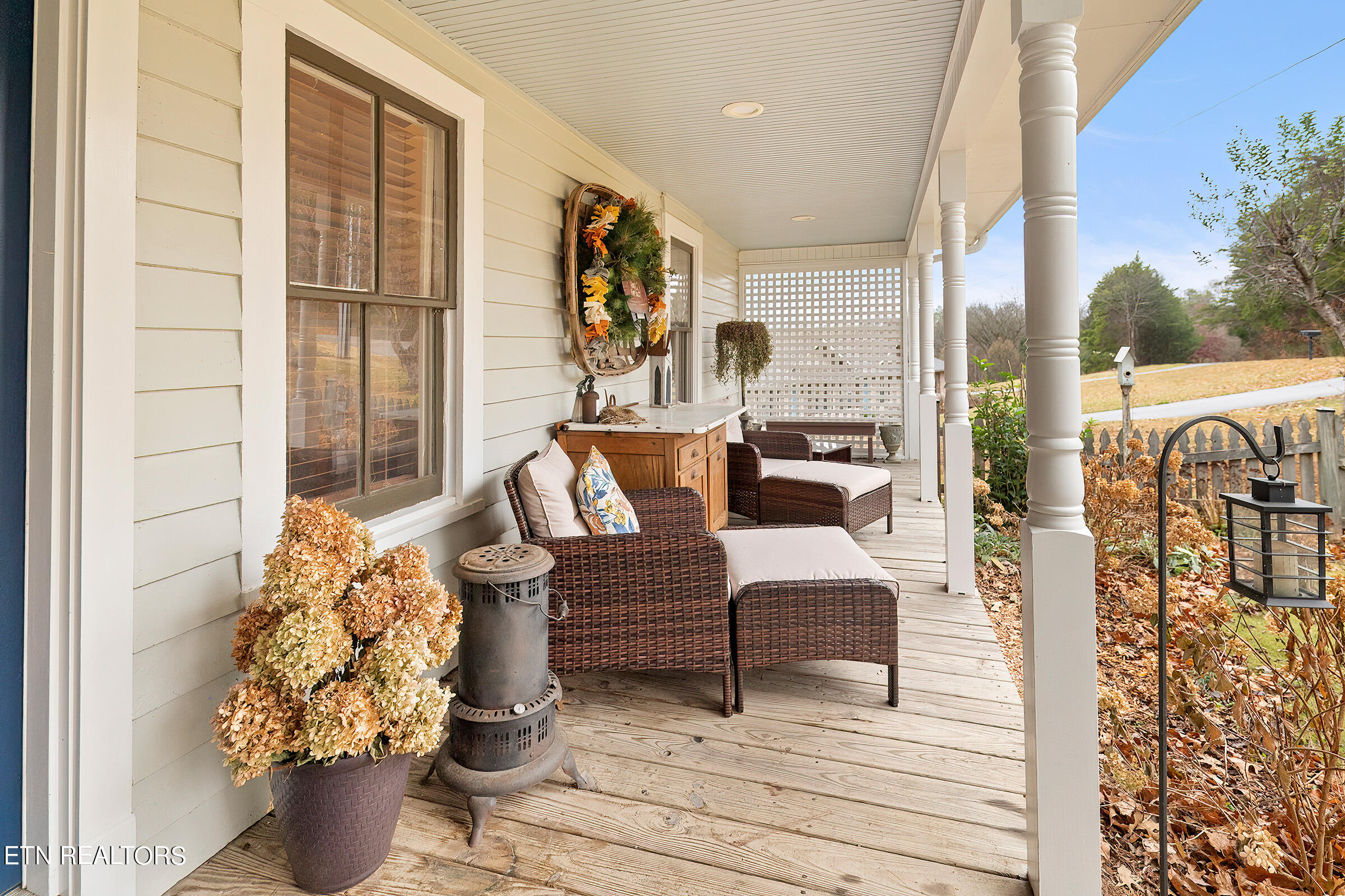 532 Harrisburg Road Sevierville, TN 37876 - Photo 4 of 33 Front Porch