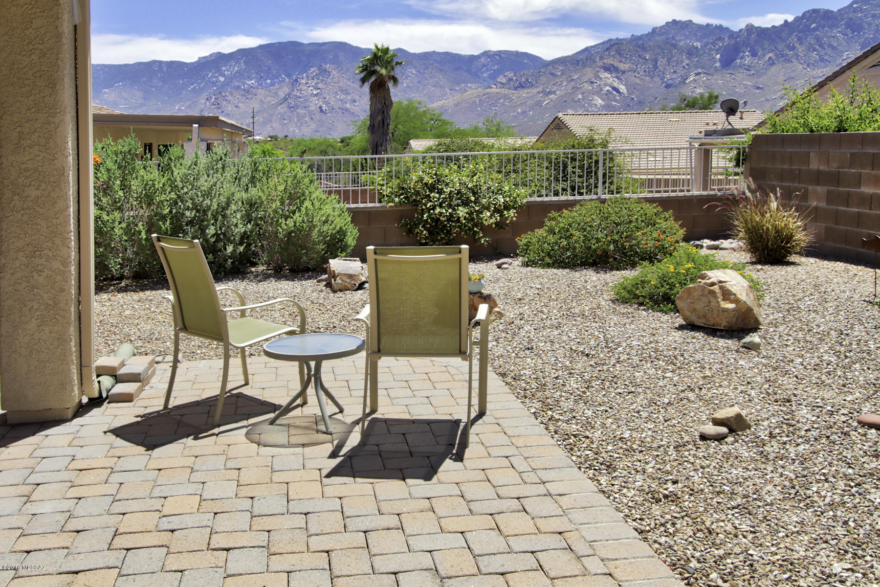 409 West Greys Road Oro Valley, AZ 85737 - Photo 2 of 25