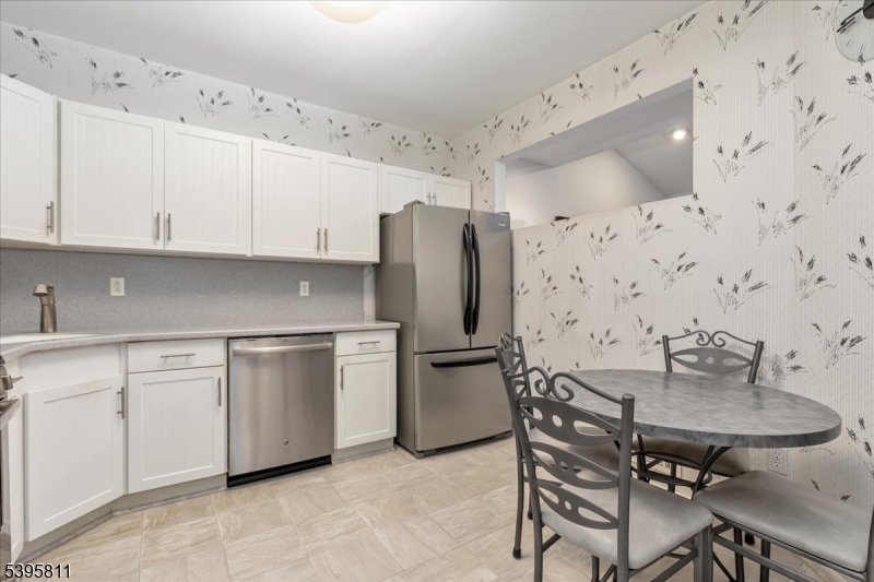 1906 Park Place Springfield, NJ 07081 - Photo 13 of 31