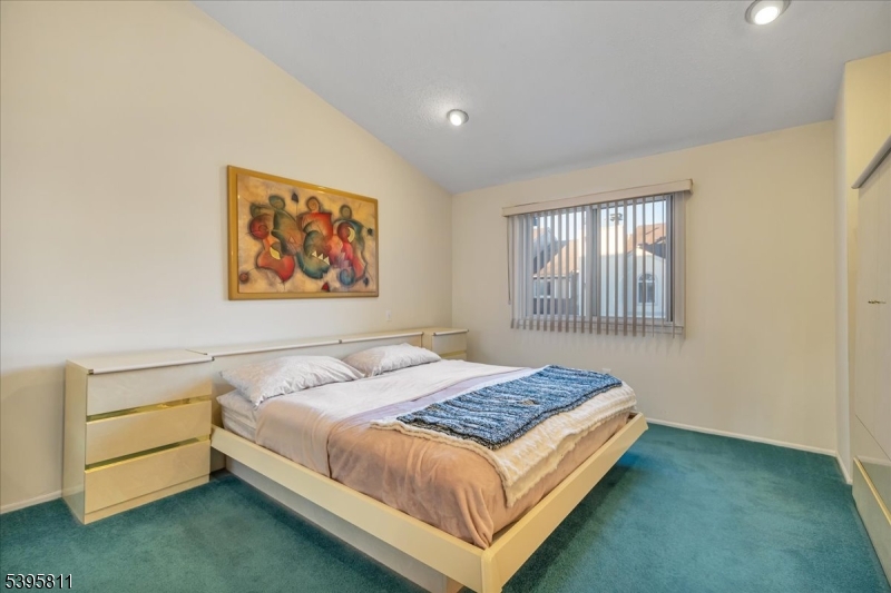 1906 Park Place Springfield, NJ 07081 - Photo 17 of 31