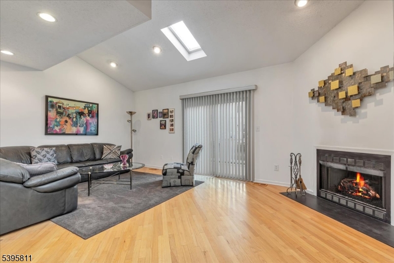 1906 Park Place Springfield, NJ 07081 - Photo 5 of 31