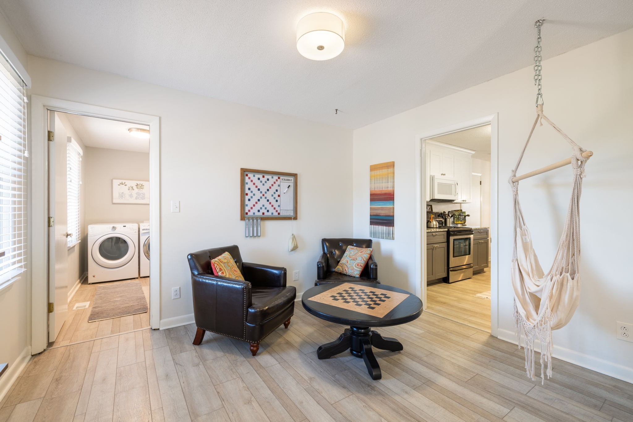1755 Mc Bride Road Lewisburg, TN 37091 - Photo 15 of 59 a living room with furniture and a table