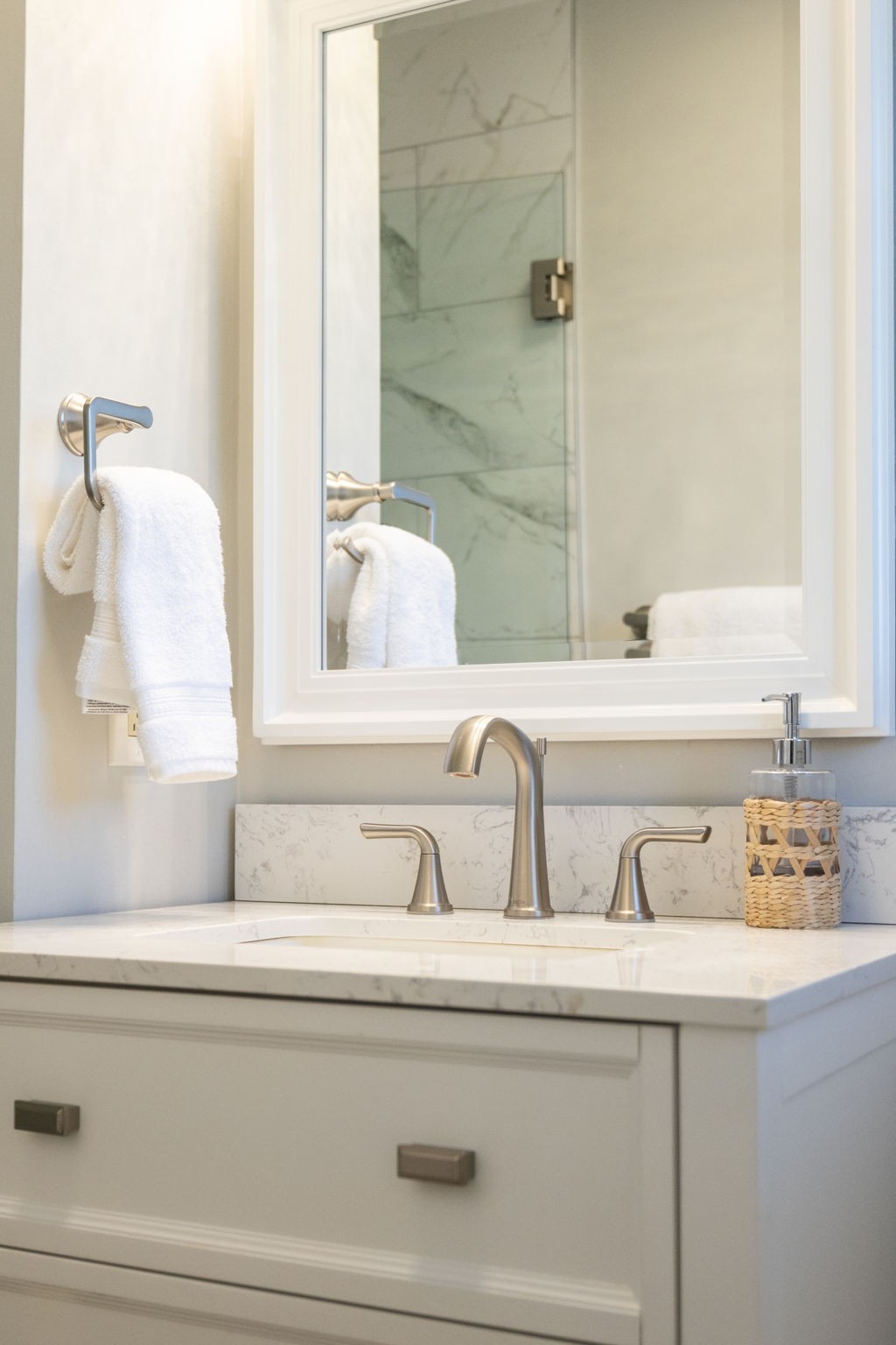 1755 Mc Bride Road Lewisburg, TN 37091 - Photo 30 of 59 a bathroom with a sink and a mirror