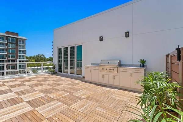a view of entryway front of house