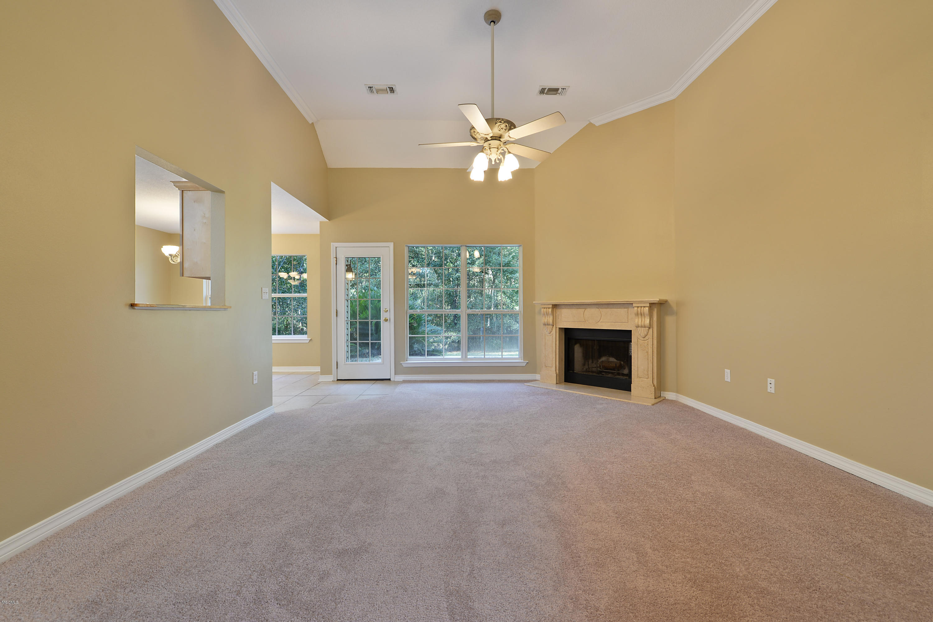 8912 Old Walnut Road Ocean Springs, MS 39564 - Photo 4 of 25 4 Old Walnut Family Room