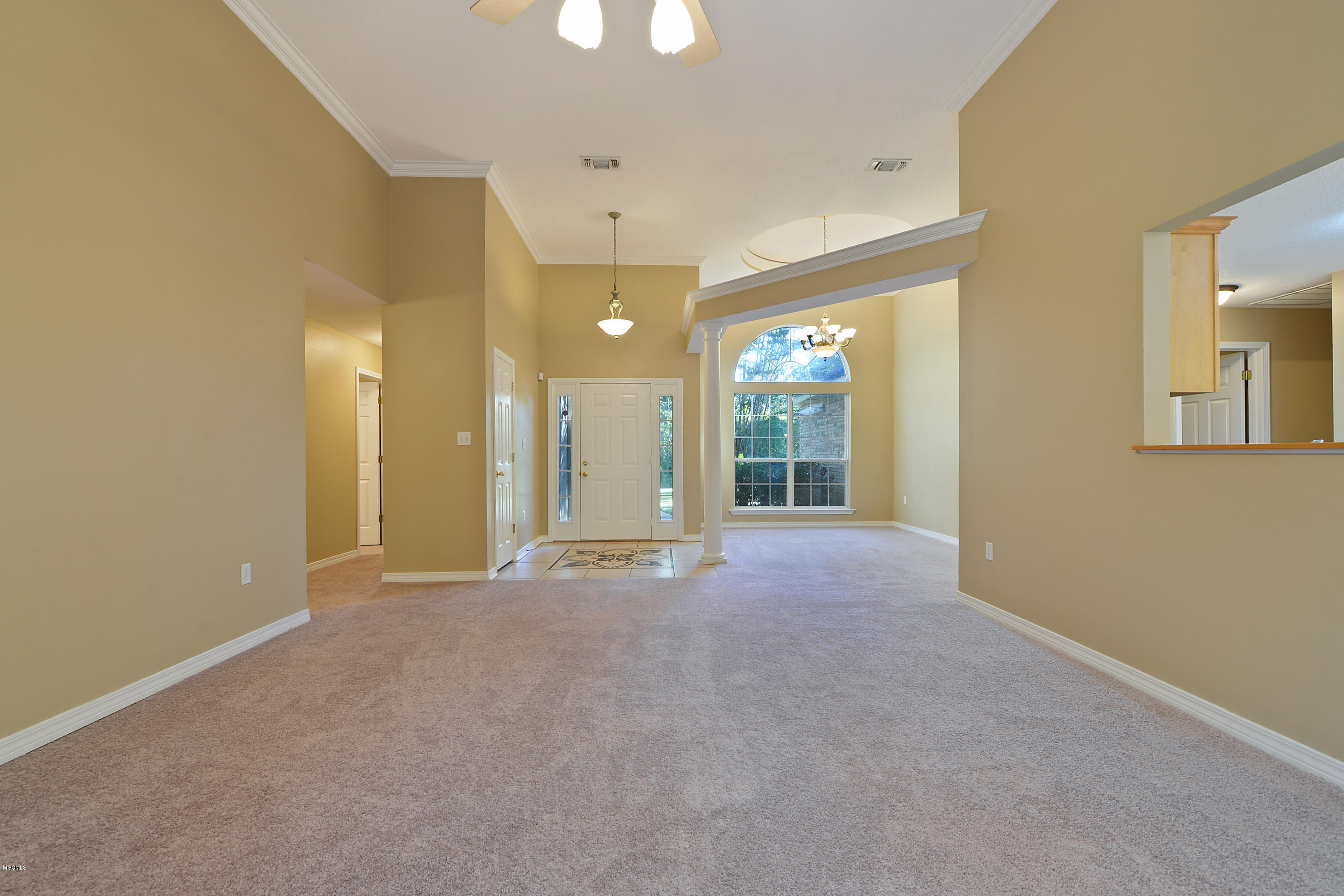 8912 Old Walnut Road Ocean Springs, MS 39564 - Photo 7 of 25 7 Old Walnut Family Room4