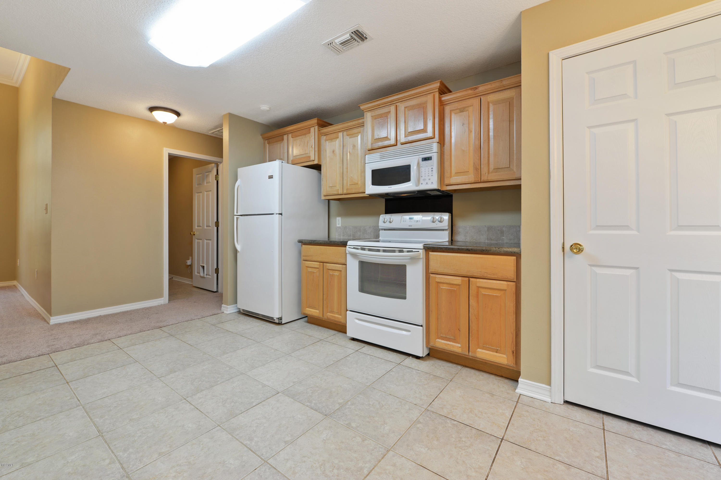 8912 Old Walnut Road Ocean Springs, MS 39564 - Photo 10 of 25 10 Old Walnut Kitchen2 (2)