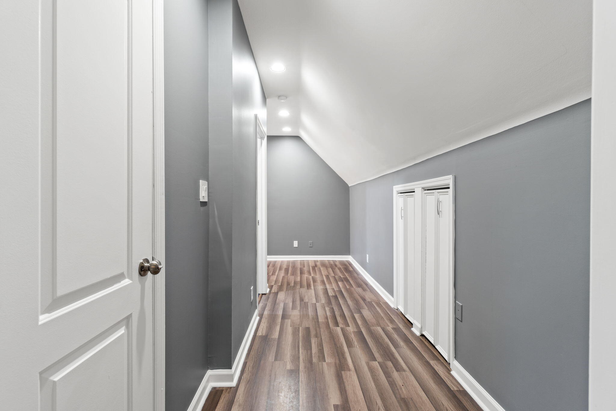 117 Santa Barbara Avenue Santa Rosa Beach, FL 32459 - Photo 54 of 116 a view of a hallway with wooden floor