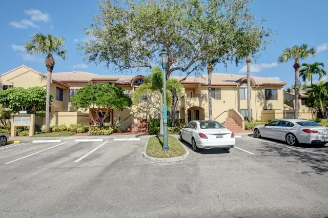 $8,500 | 7455 Glendevon Lane, Unit 207, Delray Beach, FL 33446