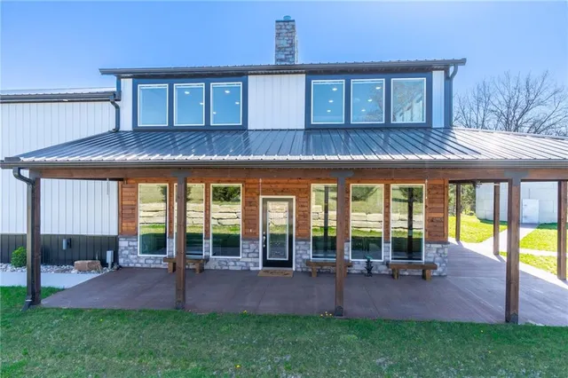 $1,100,000 | 9016 Southeast 69th Highway, Cameron, MO 64429