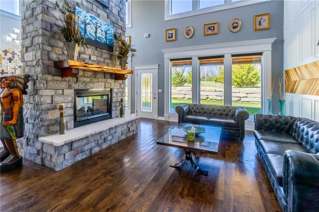 $1,100,000 | 9016 Southeast 69th Highway, Cameron, MO 64429