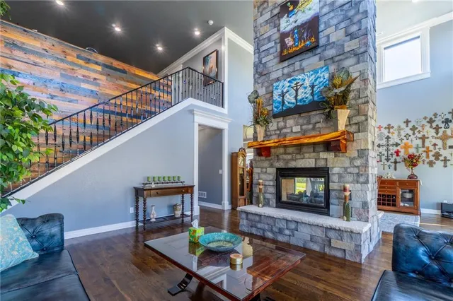 $1,100,000 | 9016 Southeast 69th Highway, Cameron, MO 64429