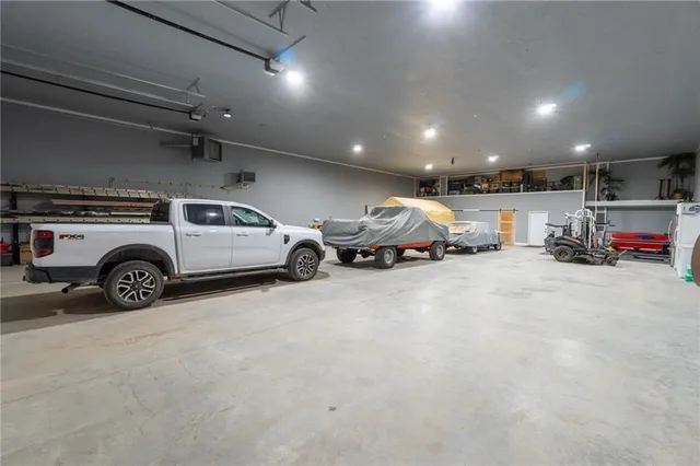 $1,100,000 | 9016 Southeast 69th Highway, Cameron, MO 64429