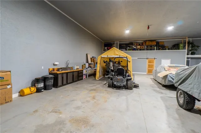 $1,100,000 | 9016 Southeast 69th Highway, Cameron, MO 64429