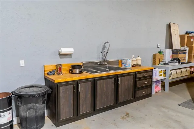 $1,100,000 | 9016 Southeast 69th Highway, Cameron, MO 64429