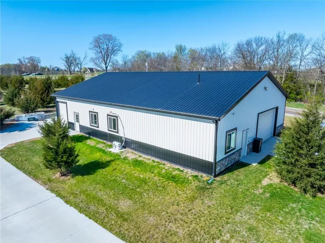$1,100,000 | 9016 Southeast 69th Highway, Cameron, MO 64429