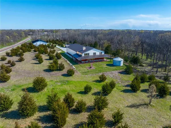 $995,000 | 9016 Southeast 69th Highway, Cameron, MO 64429