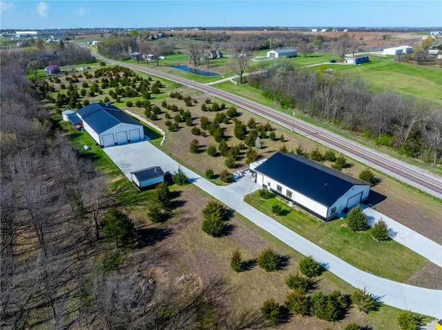 $1,100,000 | 9016 Southeast 69th Highway, Cameron, MO 64429