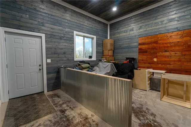 $1,100,000 | 9016 Southeast 69th Highway, Cameron, MO 64429