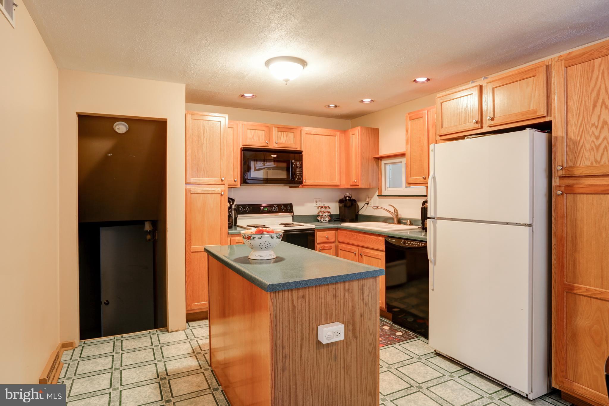 4353 Highland Road Elizabethtown, PA 17022 - Photo 9 of 31 Gallery Image 9