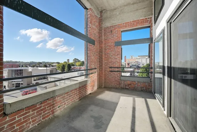 $1,800 | 11-31 Park Street, Unit 206, Springfield, MA 01103