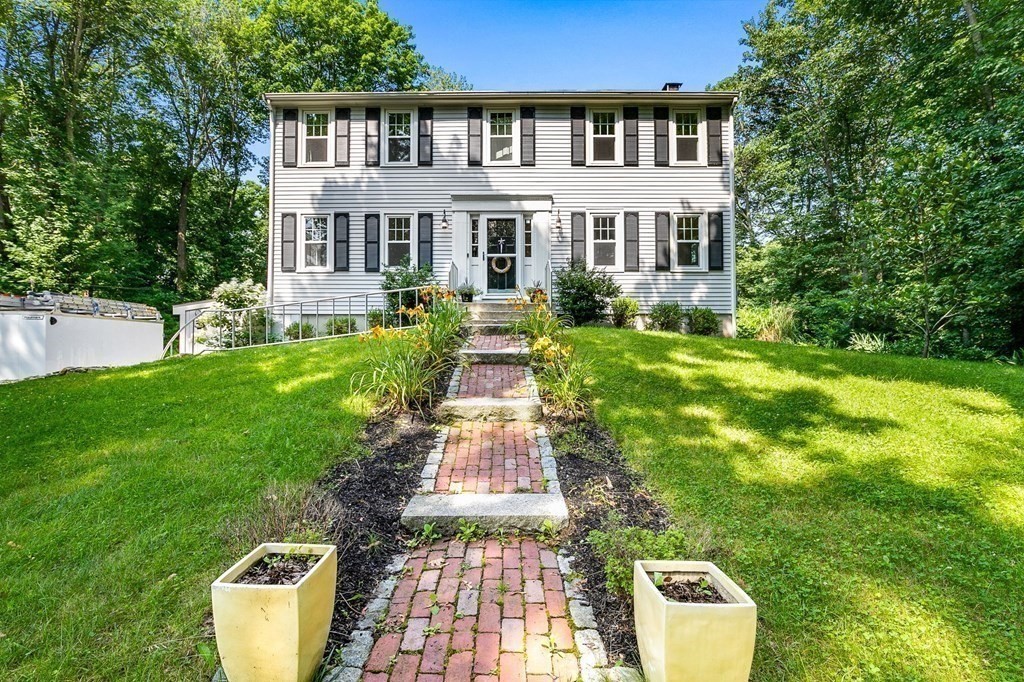 3 Chatham Circle Hingham, MA 02043 - Photo 7 of 36 a house view with a garden space