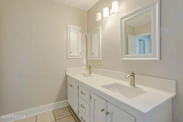 $230,000 | 135 Pleasant View Drive, Lafayette, LA 70503