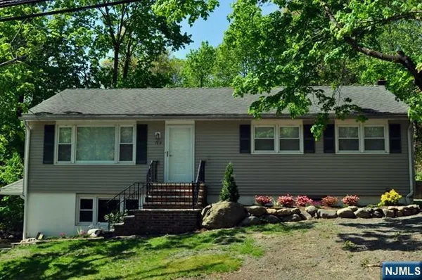 $4,000 | 176 Yawpo Avenue, Oakland, NJ 07436