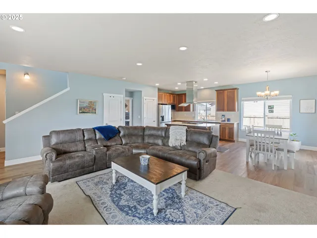 $499,999 | 280 Northwest Double Eagle Avenue, Madras, OR 97741