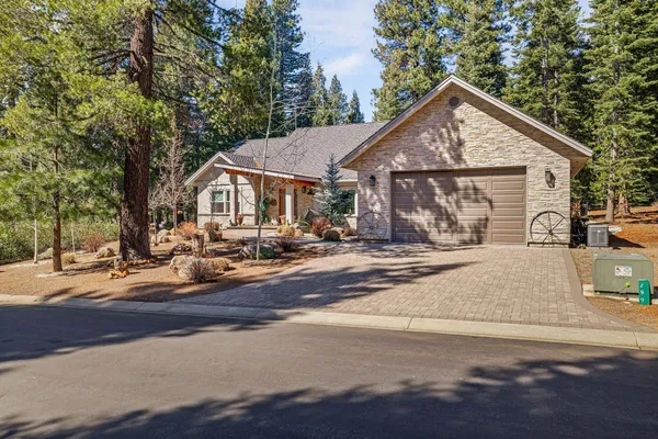 $775,000 | 299 Alpine Fir Road, Unit CDRWD, Lake Almanor, CA 96137
