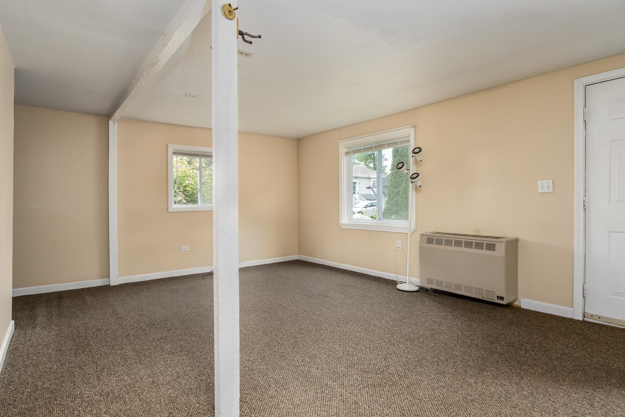 605 Chases Grove Road Derry, NH 03038 - Photo 13 of 31