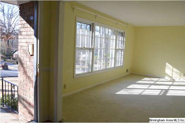 3337 Chartwell Road Hoover, AL 35226 - Photo 4 of 32