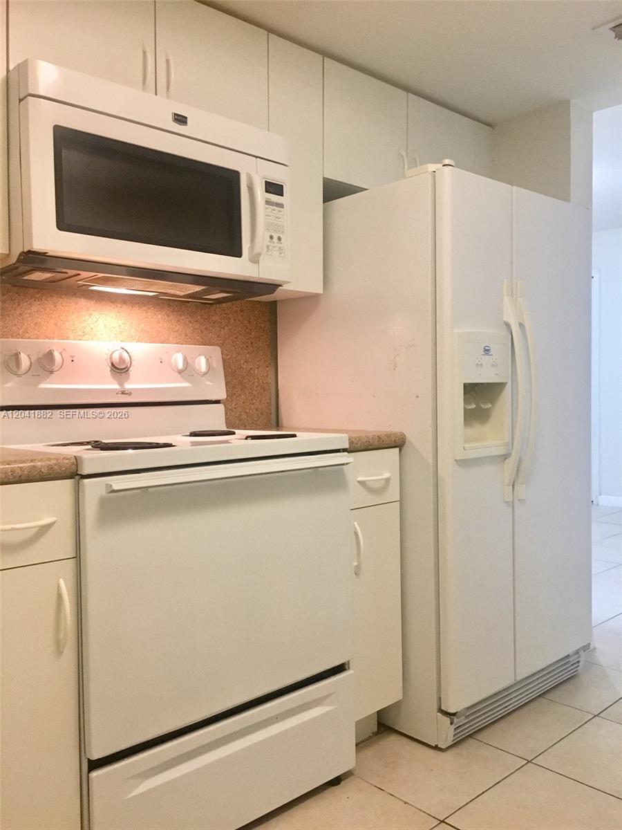 2475 Northwest 16th St Road, Unit 418 Miami, FL 33125 - Photo 22 of 23