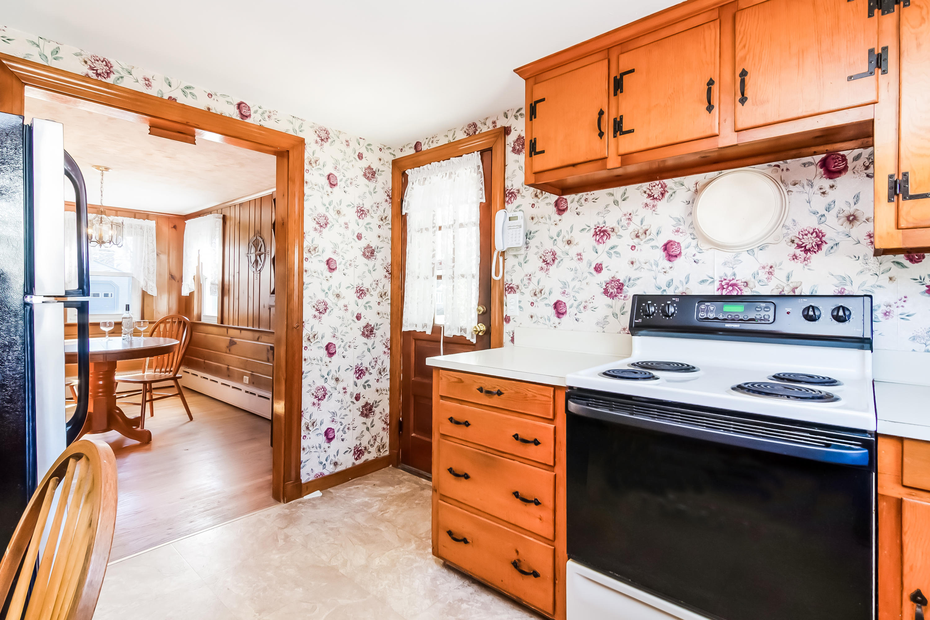 44 Russell Road Falmouth, MA 02540 - Photo 10 of 23 Kitchen side entry