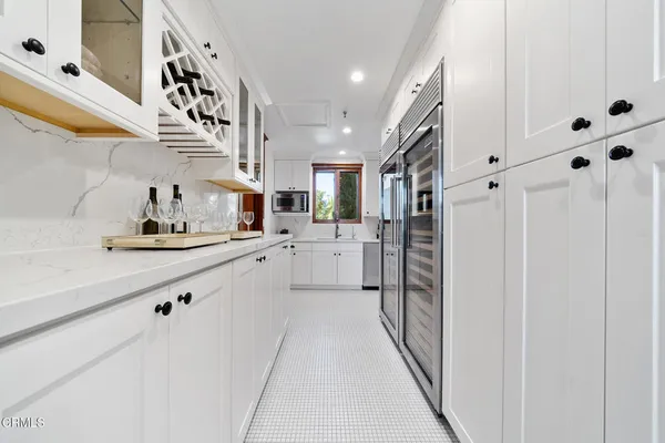 $11,180,000 | 380 West Green Street, Pasadena, CA 91105